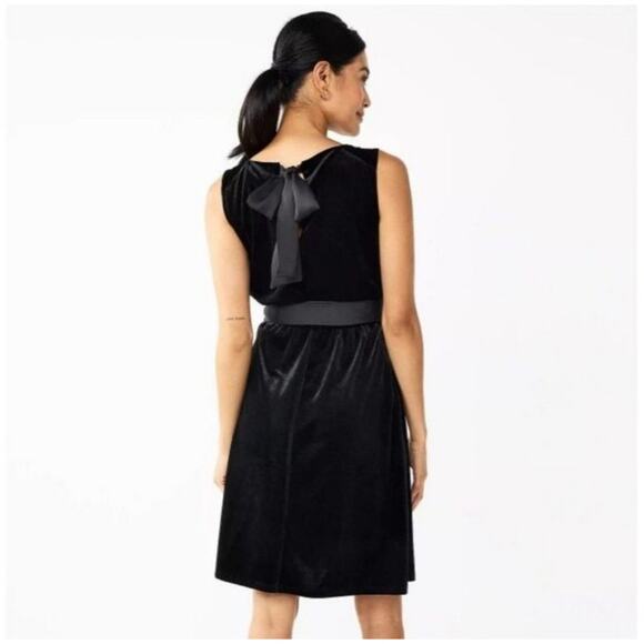 New Small Draper James RSVP velvet dress - Picture 2 of 7